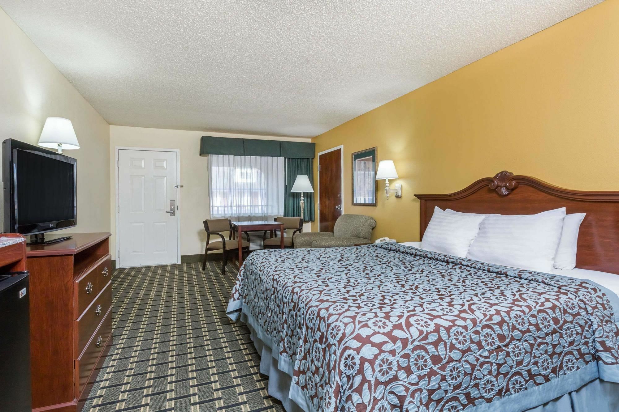 Days Inn & Suites By Wyndham Warner Robins Near Robins Afb Luaran gambar